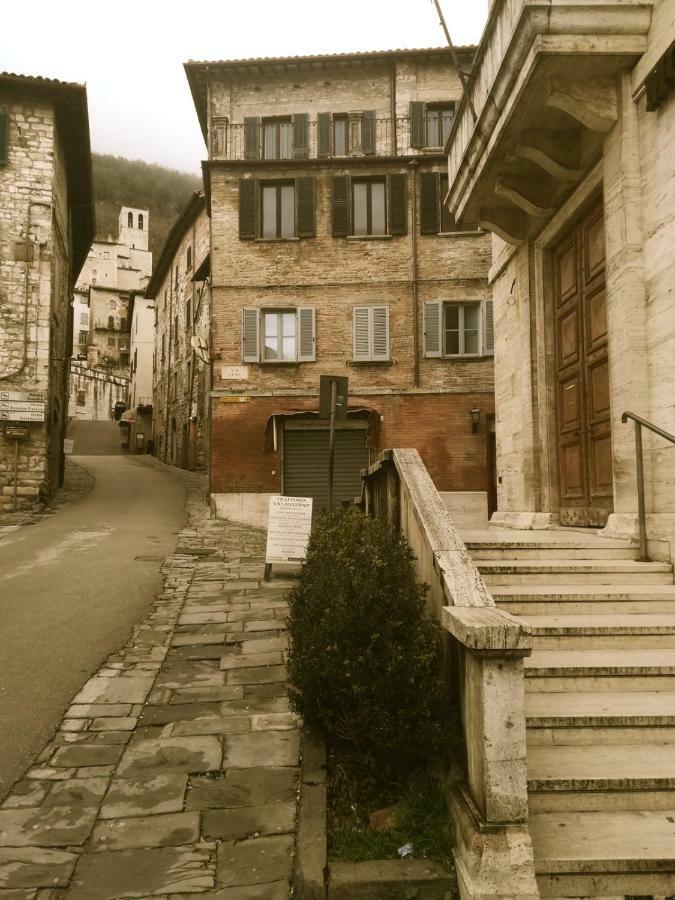 Affittacamere In Centro Gubbio Exteriör bild