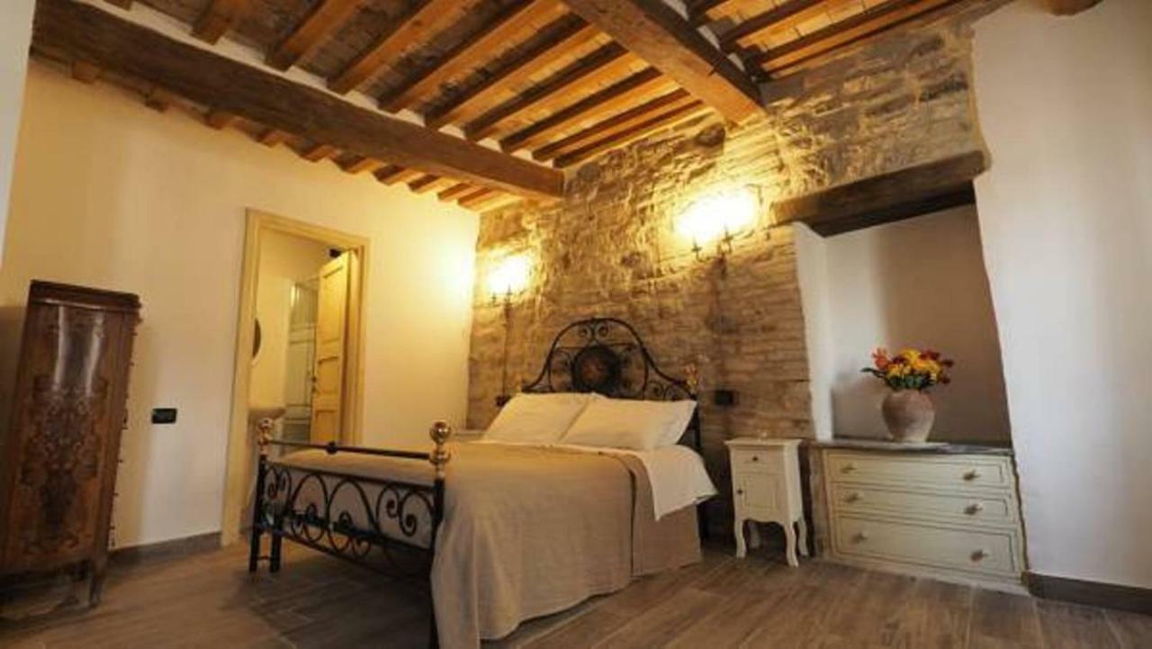Affittacamere In Centro Gubbio Exteriör bild