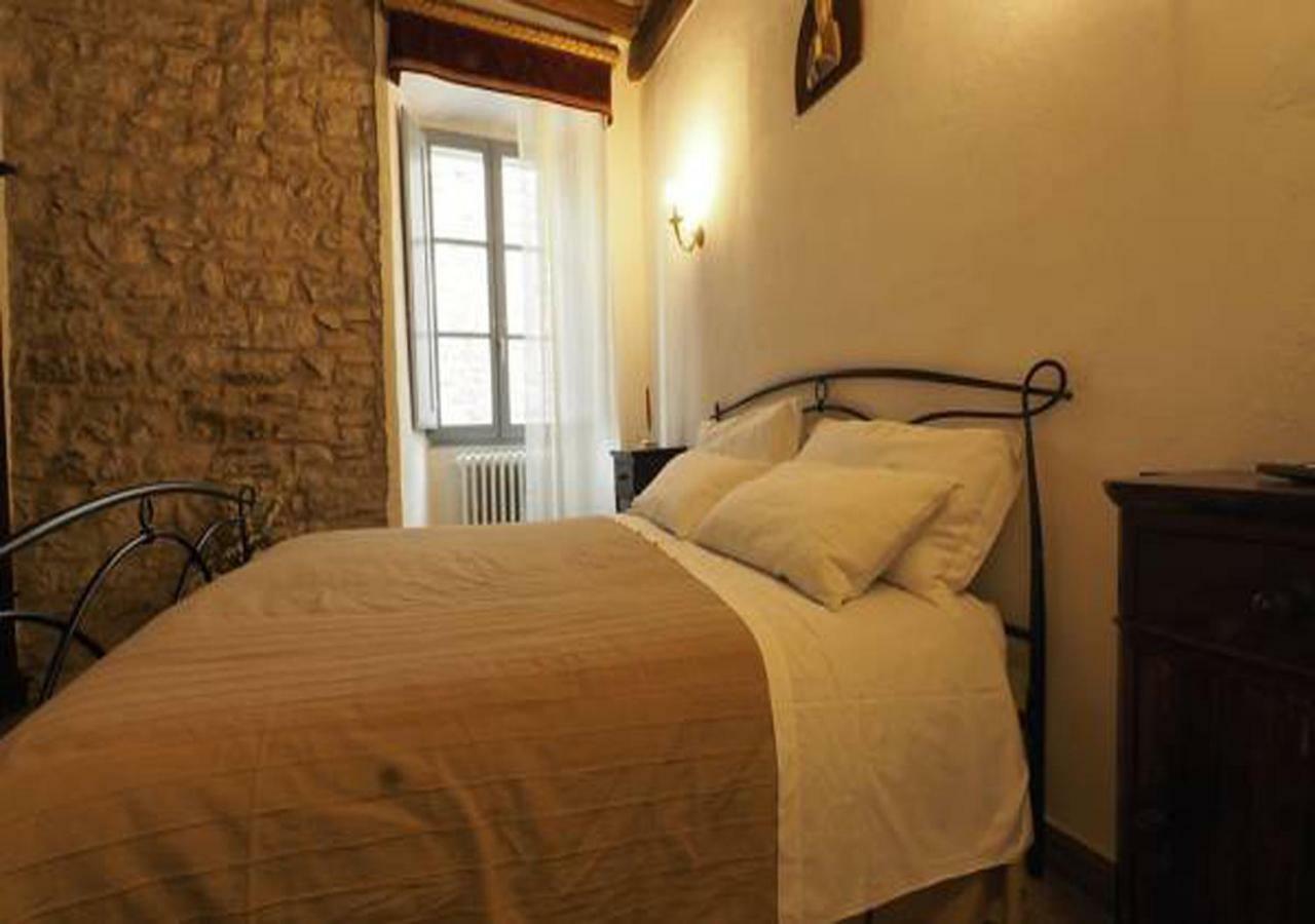 Affittacamere In Centro Gubbio Exteriör bild