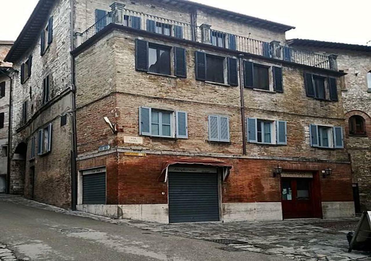 Affittacamere In Centro Gubbio Exteriör bild